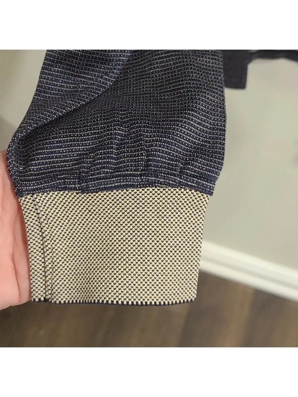 Descents 100% Egyptian cotton collared long sleeve